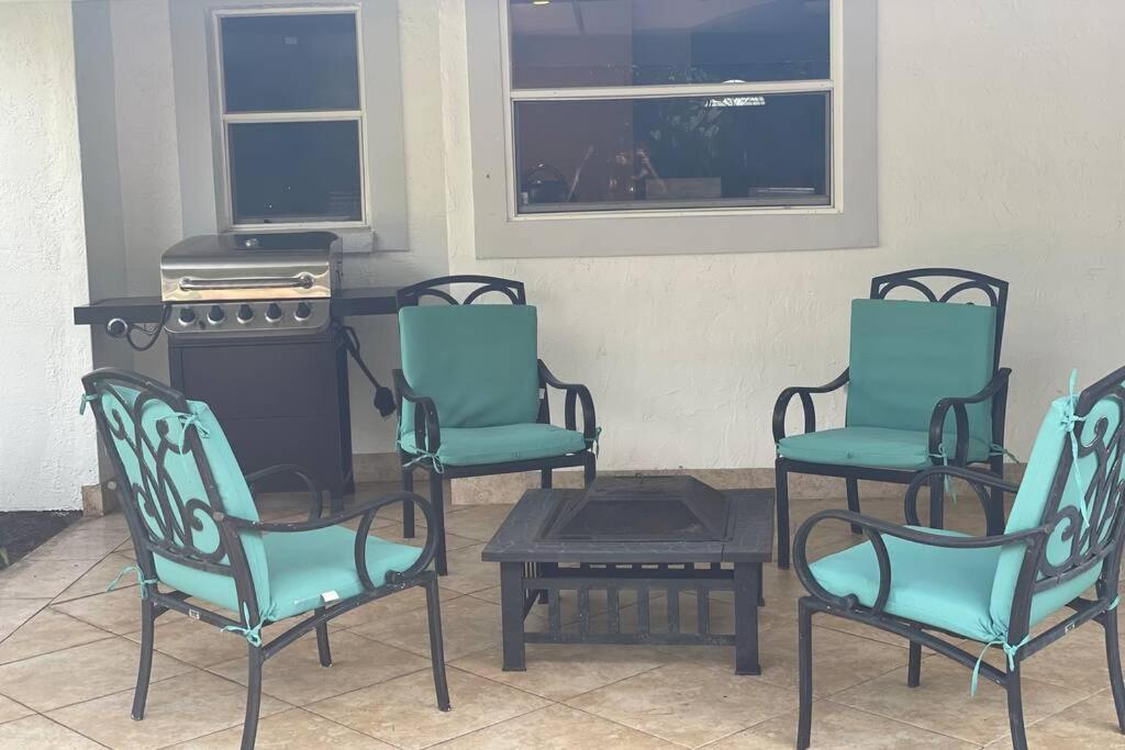 Cheerfull 4/Bed/ 3 Bath / Pool / Best Location North North Naples Екстериор снимка